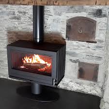 Купить Печь-камин Invicta Elton в интерьере чугунная в Пинске в Пинске