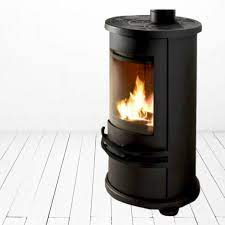 Купить Печь-камин Invicta Orense в интерьере чугунная в Пинске в Пинске