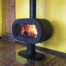 Купить Печь-камин Invicta Fifty Sur Pied Ivoire в интерьере чугунная в Пинске в Пинске