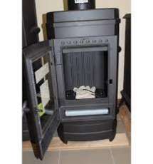 Печь-камин чугунный Invicta Remilly в интерьере Амазонка бай фото в Пинске