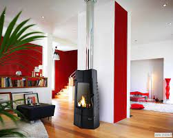 Печь-камин чугунный Invicta Chamane 14 в интерьере Амазонка бай фото в Пинске