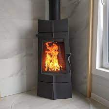 Печь-камин чугунный Invicta Chamane 14 в интерьере Амазонка бай фото  в Пинске