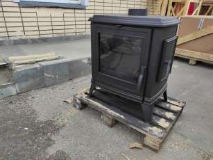 Купить чугунный Печь-камин EVEREST S13 в Пинске фото в интерьере в Пинске