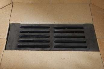 Стальной недорогой камин с колосником Бавария призматик пристенно-угловой фото в Пинске