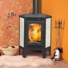 Стальной камин Бавария угловая Амазонка бай фото в интерьере в Пинске