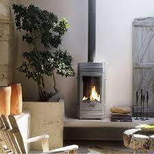 Печь-камин Invicta Cassine чугун в интерьере Амазонка бай фото в Пинске