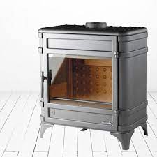 Печь-камин чугунный Invicta Siam в интерьере Амазонка бай фото в Пинске