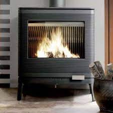 Печь-камин чугунный Invicta Kazan в интерьере Амазонка бай фото в Пинске