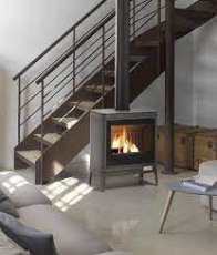 Печь-камин чугунный Invicta Kazan в интерьере Амазонка бай фото в Пинске