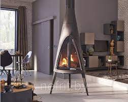 Печь-камин чугунный Invicta Pow-Wow в интерьере Амазонка бай фото в Пинске